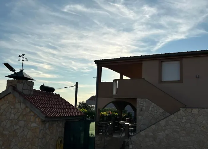 Danisacroatia